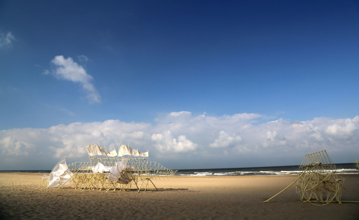 03-Theo-Jansen-Strandbeests-Art-Basel-Miami