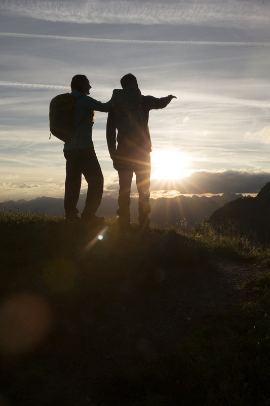 Wandern Sonnenaufgang Walmendingerhorn (c) Oliver Farys - Kleinwalsertal Tourismus eGen
